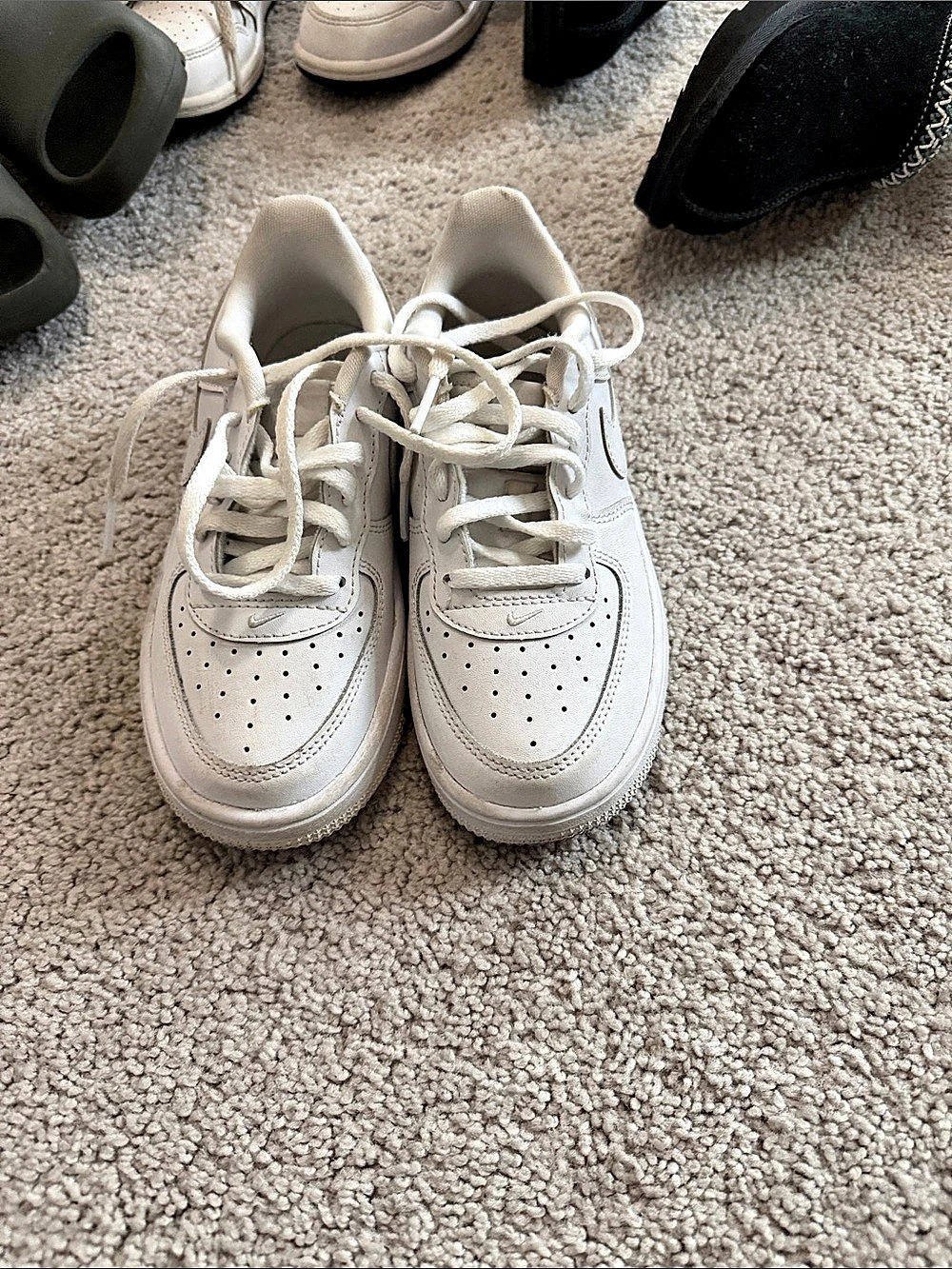 Nike Air Force 1 '07 Low Triple White Sneakers